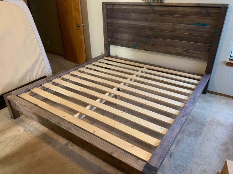 Build a Pallet Bed Frame | Reddit.com/theredmeadow