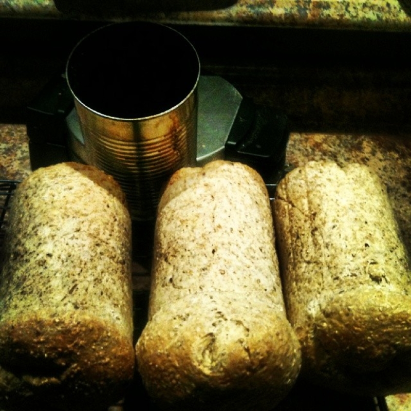 Make Tin Can Bread | Instagram/@daiatlus79