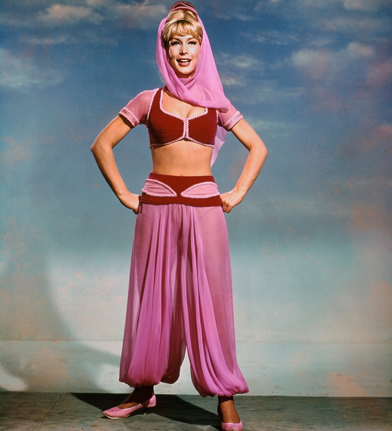 Trying on Plenty of Clothes | Alamy Stock Photo by PictureLux/The Hollywood Archive 