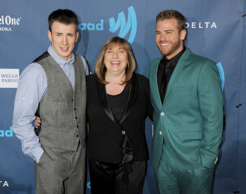 Chris Evans and Lisa Evans | Getty Images Photo by Gregg DeGuire/WireImage