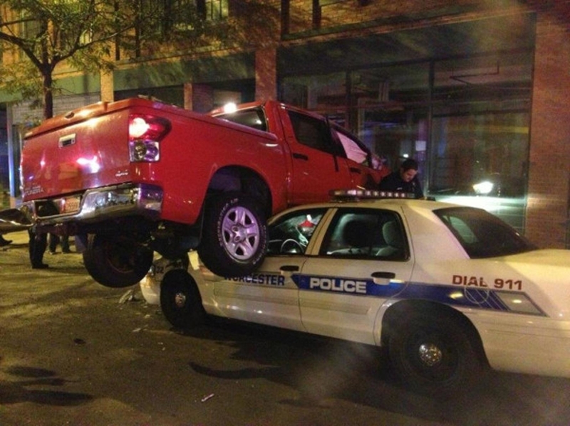 Police Car Pile-Up | Facebook/@baddriverjeopardy
