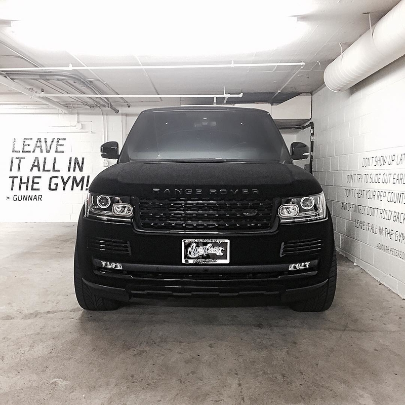 Black Velvet Range Rover | Instagram/@khloekardashian