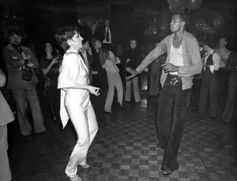 Liza Minnelli tanzte in der Disko, trotz der Gerüchte im Club | Getty Images Photo by Images Press/Archive Photos