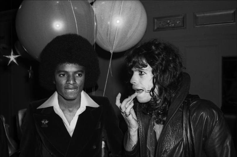 Michael Jackson betritt das Studio 54 mit einem Moonwalk | Getty Images Photo by Allan Tannenbaum