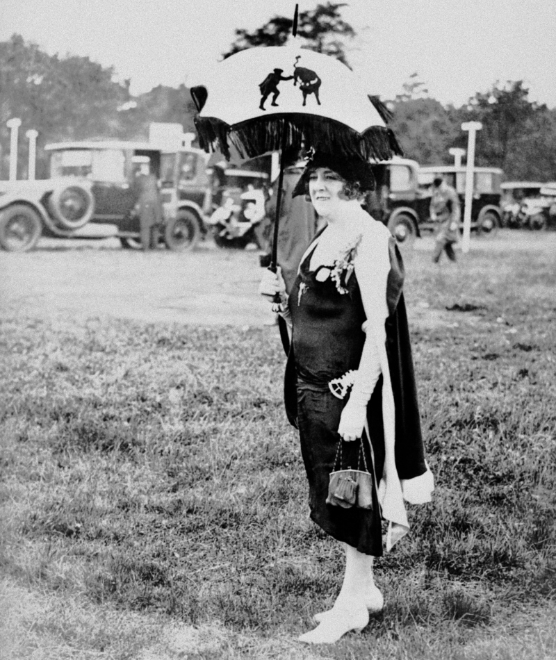 Sunshades Were All the Rage | Getty Images Photo by Keystone-France/Gamma-Rapho