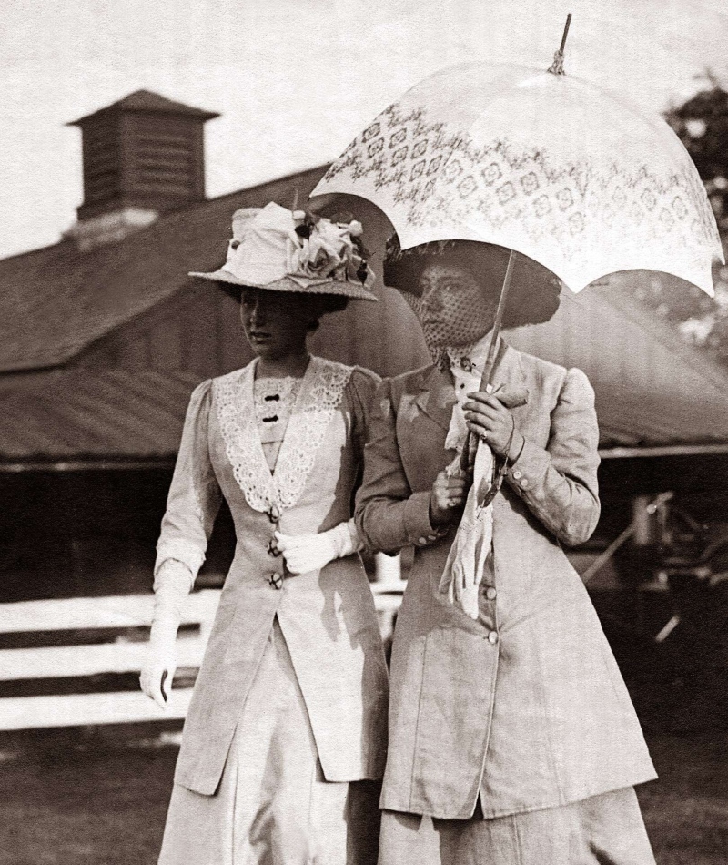 1900s Ascot Fashion | Getty Images Photo by Mirrorpix