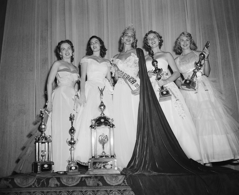 Colleen Kay Hutchins and Her Runner-Ups | Getty Images Photo by Bettmann