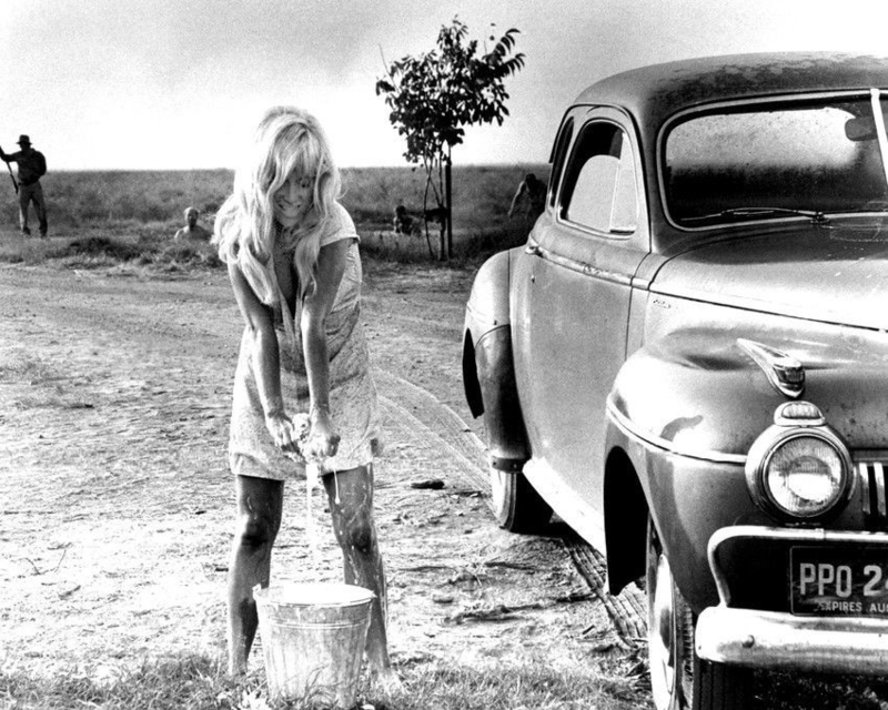 The Unforgettable Car Wash Scene | MovieStillsDB