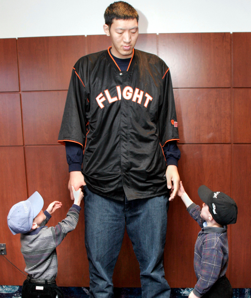 Sun Mingming – 7’ 9”, 370 lbs | Getty Images Photo by Bill Pugliano