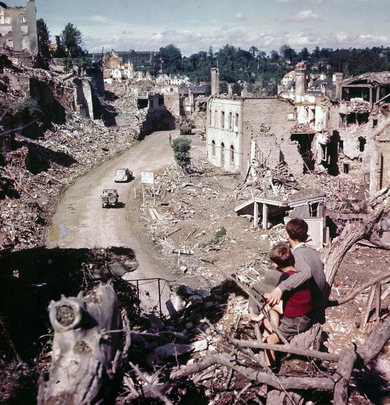 The Aftermath At Saint-Lô | Getty Images Photo by Universal History Archive
